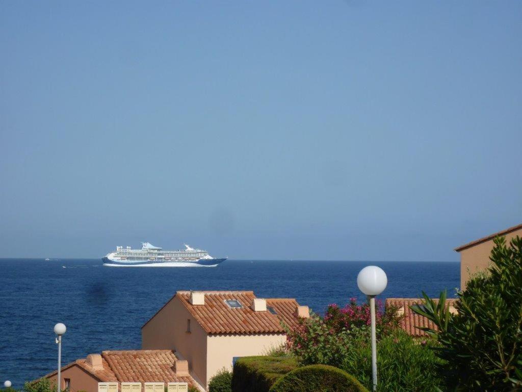 Logement Calme Proche Mer, 4 Personnes, St Aygulf Frejus Exterior photo